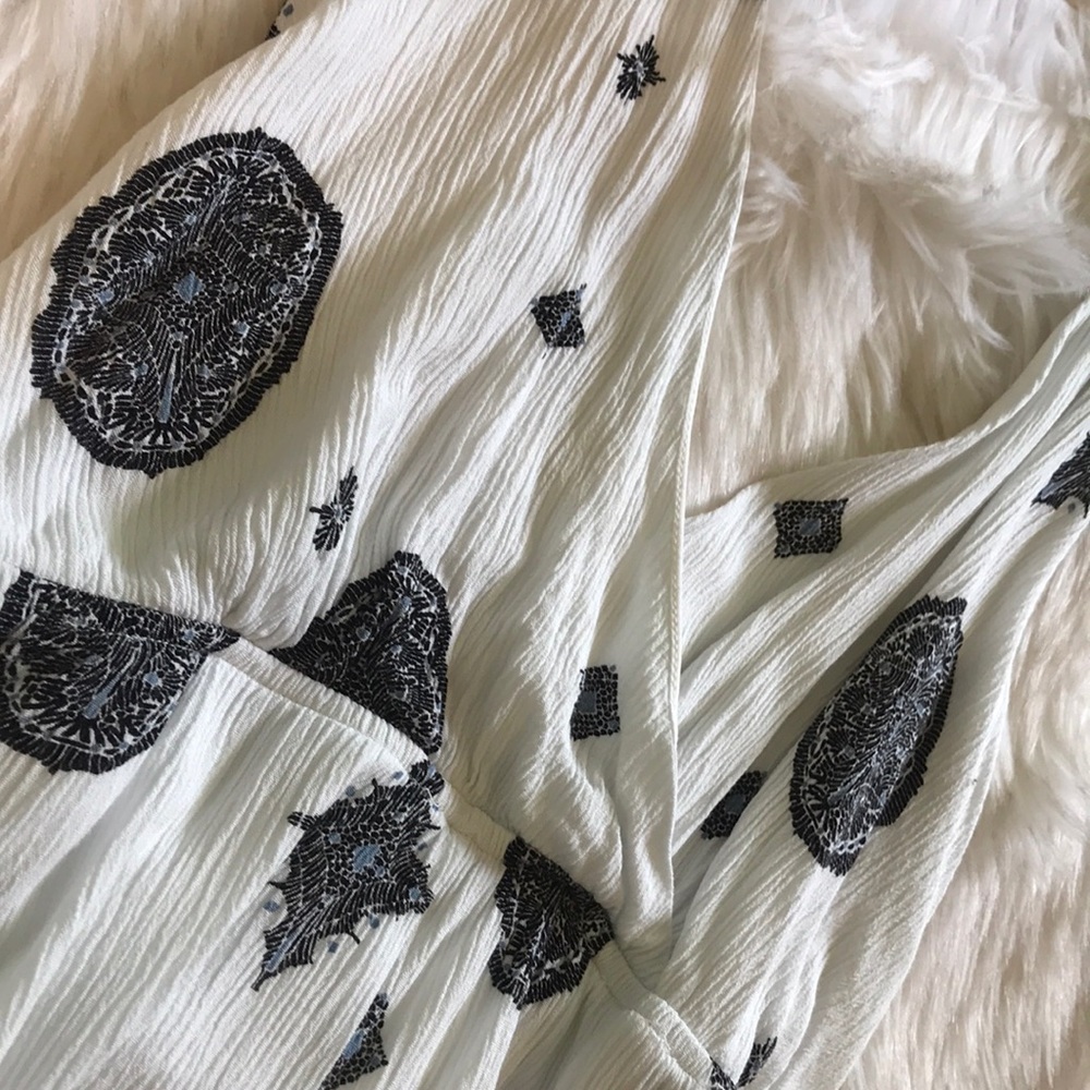 Halter low back romper - Picture 2 of 4